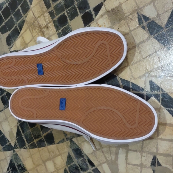 Keds White Canvas Sneakers Size 8.5 - Picture 3 of 6